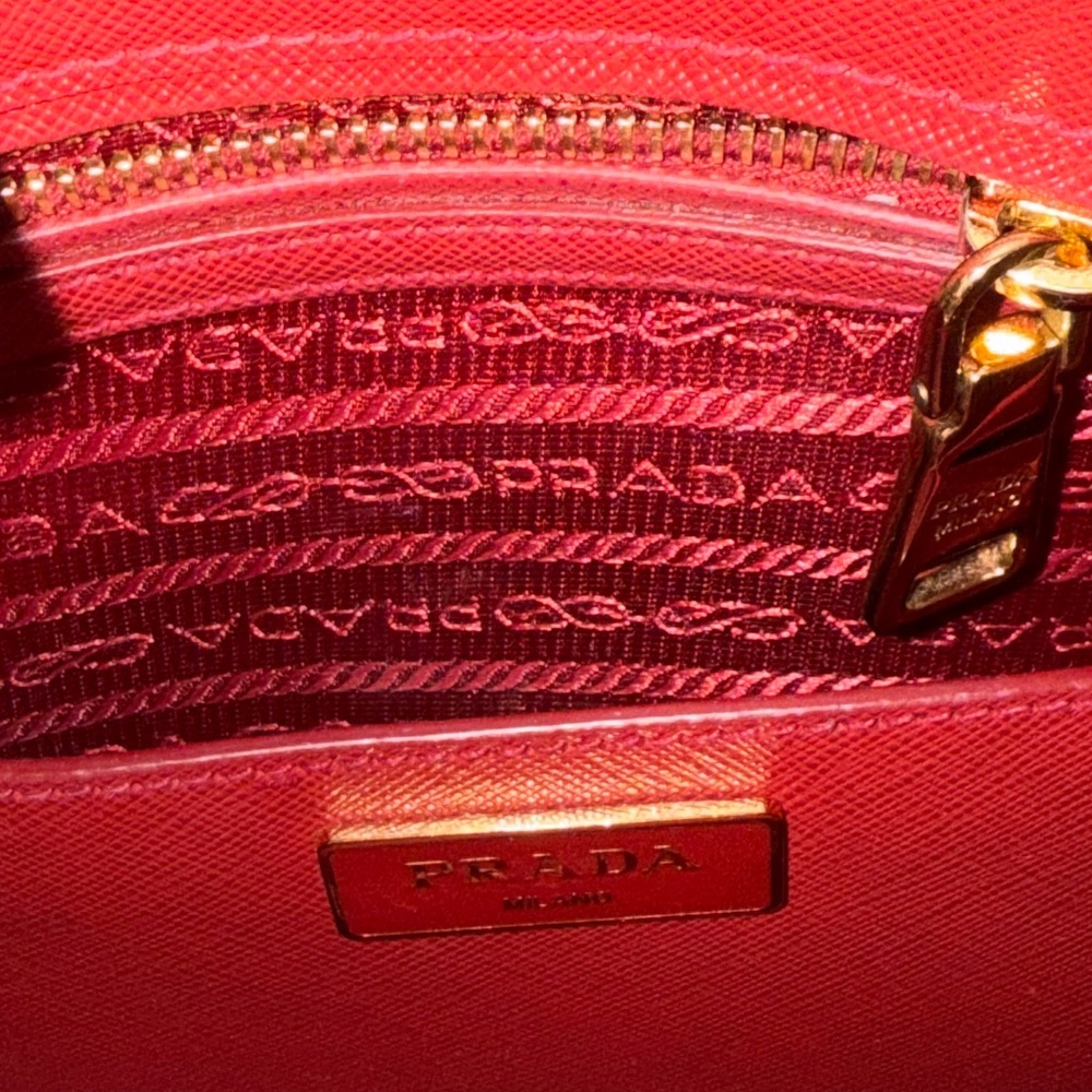 ✨HP✨ Prada Saffiano Leather Promenade - Picture 8 of 9